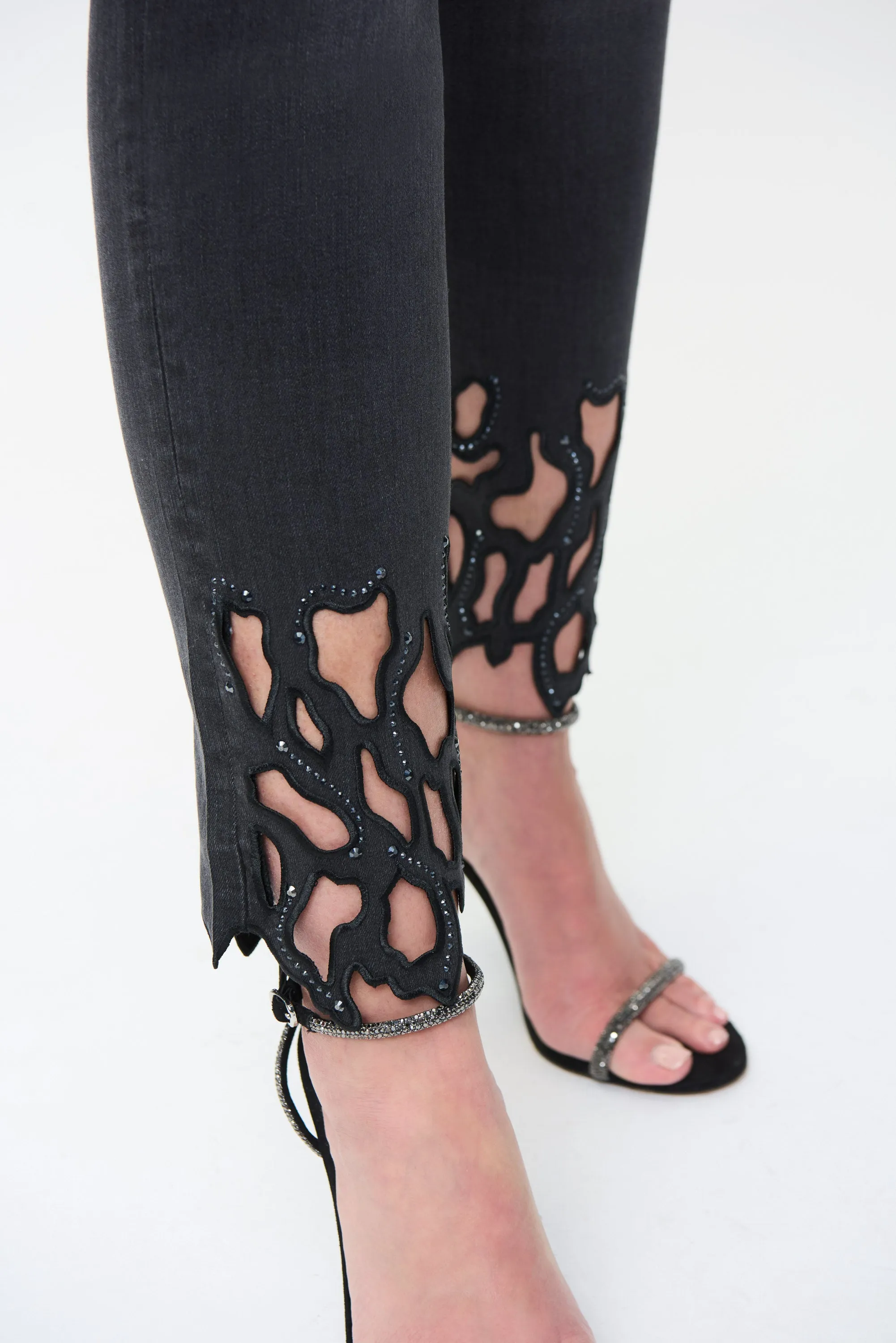 Embroidered Slim Jeans